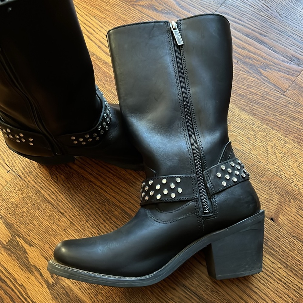 EUC Harley Davidson Women’s Leather Motorcycle Boots Black Rhinestones 8